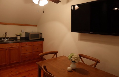 Nakina Casa | Iron Horn Farms - Fun Getaway with Animals, Fishing Ponds & Peaceful Views