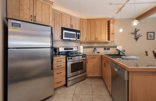 Winter Park Condominio | Iron Horse C5083 Studio Bedroom Condo by RedAwning