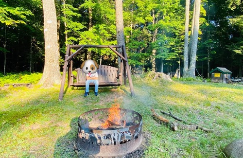 Iron River Cabina | Water-view Log Retreat
