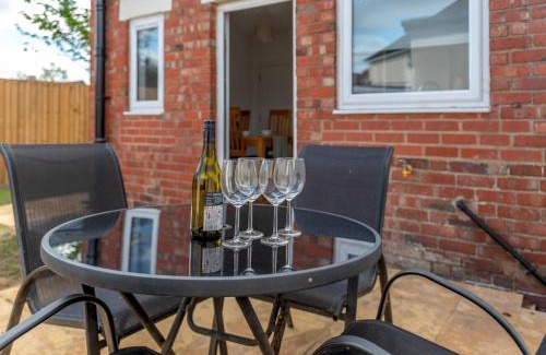 Madeley Casa | Ironbridge Retreat - Garden Stay Near Blists Hill Pass the Keys