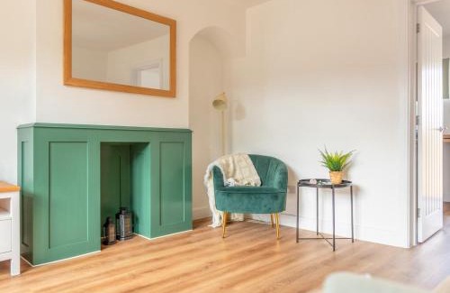 Madeley Casa | Ironbridge Retreat - Garden Stay Near Blists Hill Pass the Keys