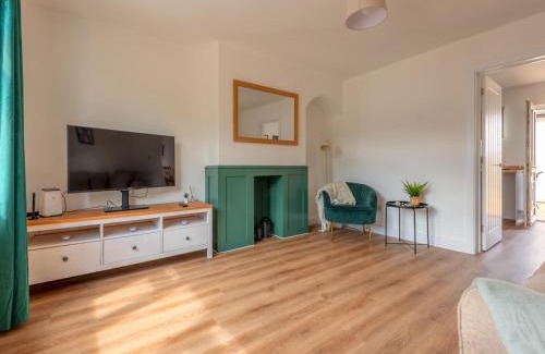 Madeley Casa | Ironbridge Retreat - Garden Stay Near Blists Hill Pass the Keys