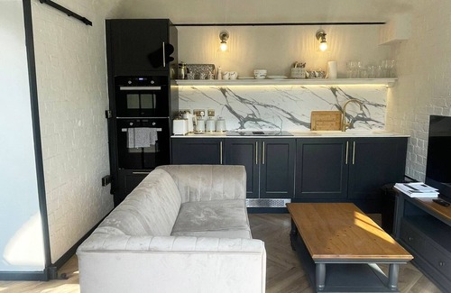 Ironbridge Apartamento | Apartamento-Lujoso-Baño con ducha-Vista a lugar emblemático-Ironbridge Tiny H...