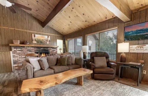 Whispering Forest Cabina | Ironwood Cabin - Backs To Hiking Trails And Has Slope Views! 3 Bedroom Cabin