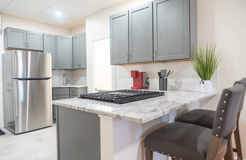 Troy Apartamento | Ironworks Urban Retreat|Pet Friendly|RPI|Hospitals