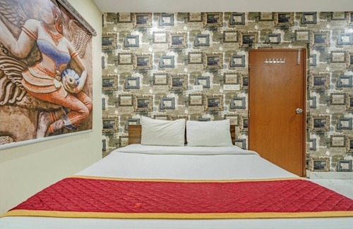Kukatpally Housing Board Colony Hotel | iROOMZ Hotel Mouli Grand