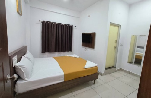 Chikkamagaluru Hotel | iROOMZ Relax Inn Lodge