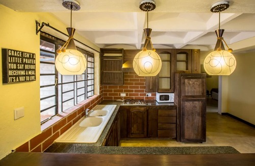 Ngelani Casa | Isaac House -: Hermosa casa de campo rústica al pie de las colinas de Lukenya