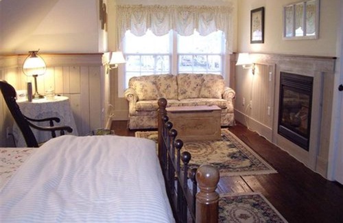 Sandwich Cama Y Desayuno | Isaiah Jones Homestead Bed & Breakfast