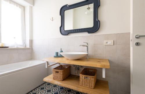 Castro Apartamento | IseoLakeRental - L'ora Lake House