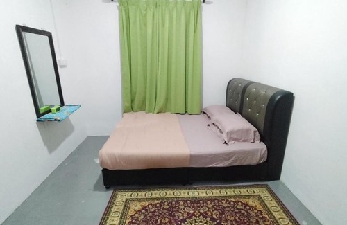 Parit Raja Casa | Ishak Kaseh Homestay