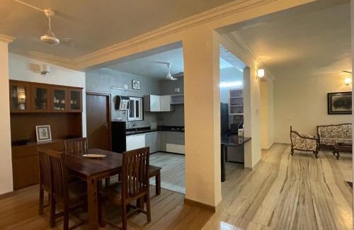 Vadodara Apartamento | Ishan Apartments 3BHK Individual Rooms