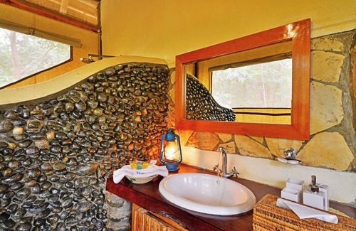 Ishasha Cabina | Ishasha Jungle Lodge