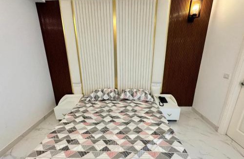 Vrindavan Hotel | Ishawar daam