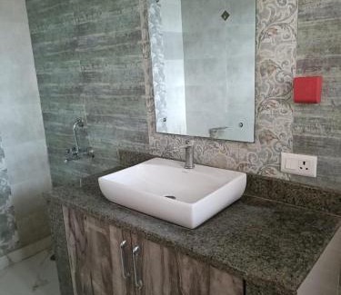 Vrindavan Hotel | Ishawar daam