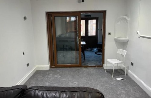 Squirrel's Heath Apartamento | `isimi Romford London [ Modern 6 Bedroom House]