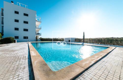 Alhama de Murcia Apartamento | Isla de la Sierra lake mountain views by OYOOSTAYS
