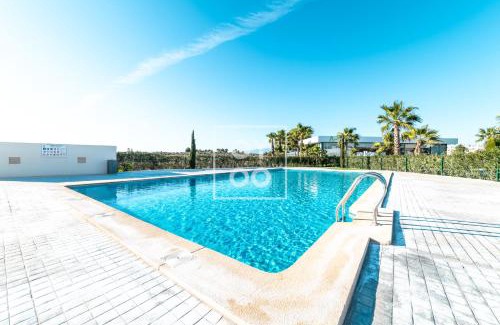 Alhama de Murcia Apartamento | Isla de la Sierra lake mountain views by OYOOSTAYS