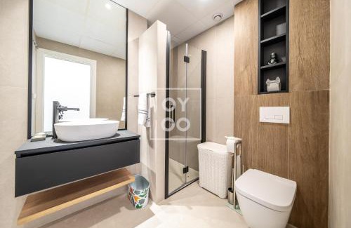 Alhama de Murcia Apartamento | Isla de la Sierra lake mountain views by OYOOSTAYS