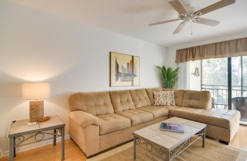 Casa del Mar Apartamento | Isla Del Sol Condo about 2 Miles to St Pete Beach!