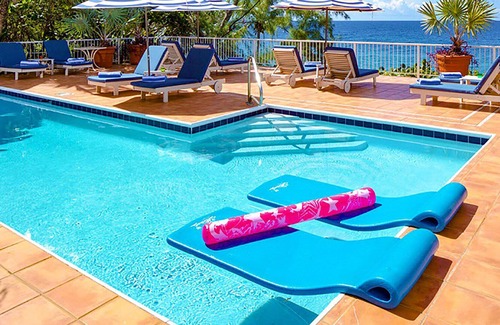 Hart Bay Villa | Villa frente al mar! AC completo! Enorme piscina y jacuzzi!