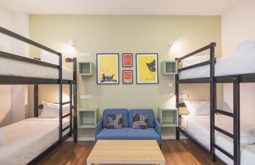 Ponta Delgada Hostal | Island Bliss