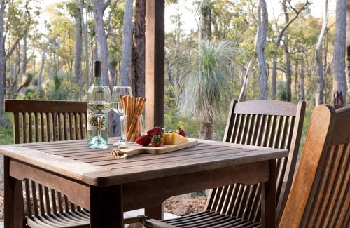 Yelverton Cabina | Island Brook Chardonnay Chalet- Exclusive Escapes Rural Margaret River chalet