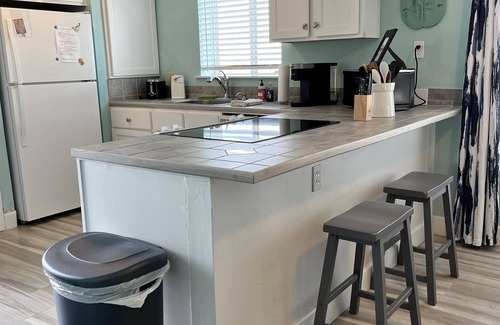 East End Condominio | ISLAND CLUB- East End OCEANFRONT Ground Level unit with gazebo and OCEAN VIEW