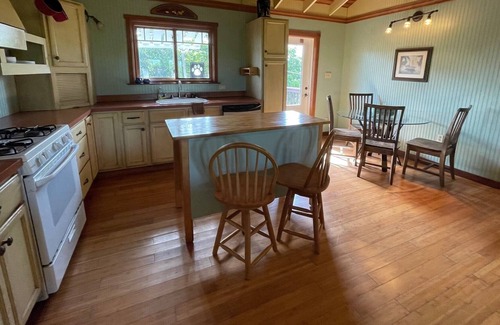 Great Guana Cay Casa | Island cottage nestled in the forest, w/private walking path to beach