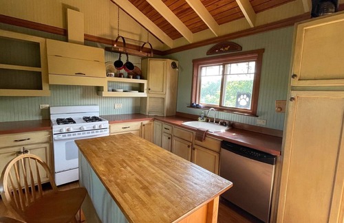 Great Guana Cay Casa | Island cottage nestled in the forest, w/private walking path to beach