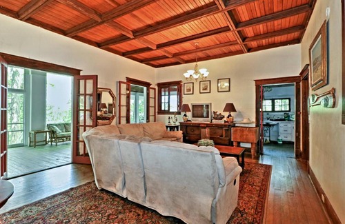 Sand Creek Casa | Island Cottage on Evans Lake Boat Rental Required