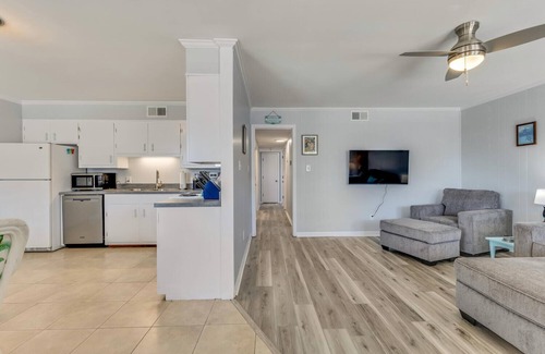 Carolina Beach Casa | Island Escape - 2 Private levels