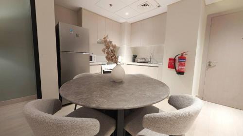Abu Dhabi Apartamento | Island Escape Modern 1-bedroom