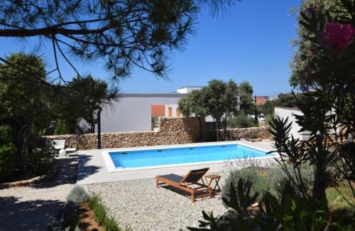 Mandre Casa | Island Escape with Pool