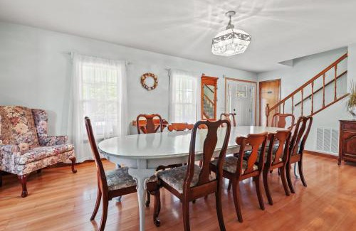 Chincoteague Casa | Island Estate - Pet friendly, private pool & dock!