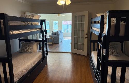 Jarreau Casa | Island getaway 11 beds 4 bedrooms