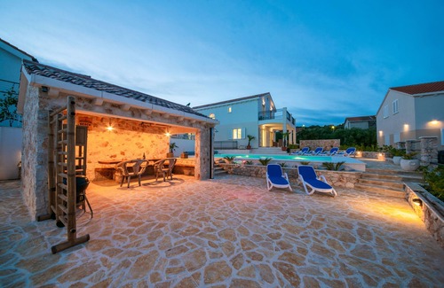 Premuda Villa | Island getaway at villa Temida, only 200 m from the beach, heated pool
