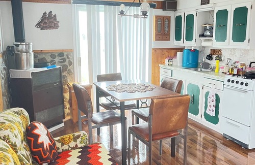 York Harbour Cabina | Island-getaways cottage rental and cod fishing.