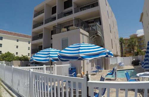 Madeira Beach Complejo | Island Gulf Resort