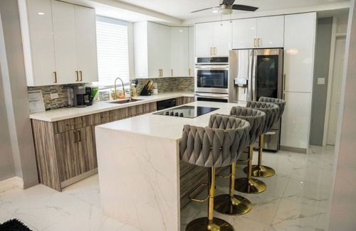 Nassau Casa | Island Haven Hideaway 5BR Home & Pool Cottage Near Beach