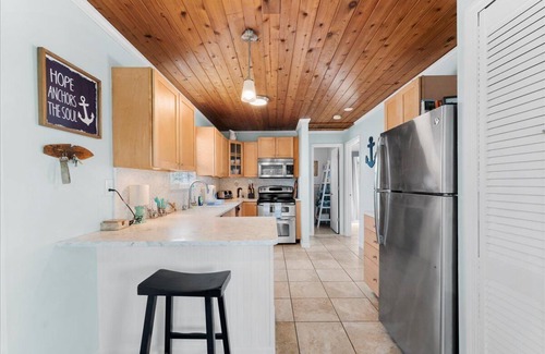 Crescent Beach Casa | Island House Beach 3BR Near Ocean