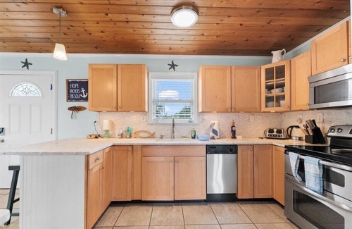 Crescent Beach Casa | Island House Beach 3BR Near Ocean
