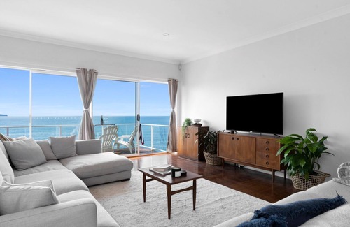 Whale Beach Casa | ISLAND IN THE SUN by Palm Beach Holiday Rentals