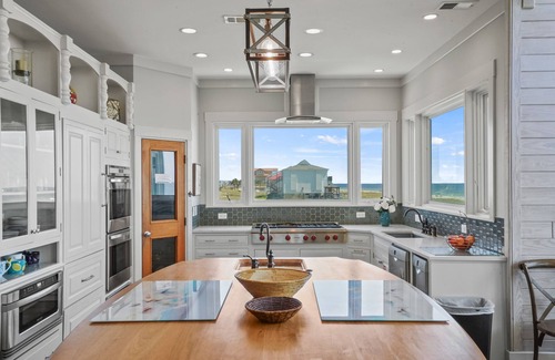 East End Casa | Island Life: 8BR East End House- Priv. Pool and Hot Tub, Sleeps 26, Beachfront!