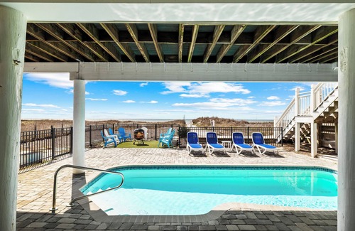 East End Casa | Island Life: 8BR East End House- Priv. Pool and Hot Tub, Sleeps 26, Beachfront!