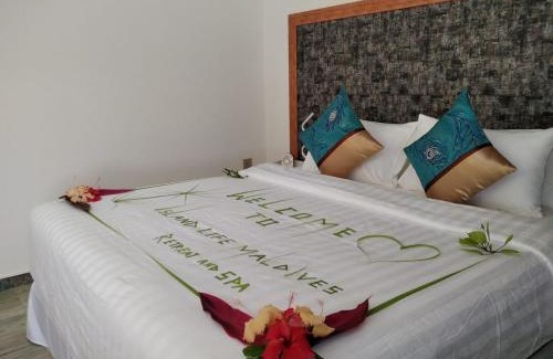 Magoodhoo Casa | Island Life Maldives Retreat & Spa