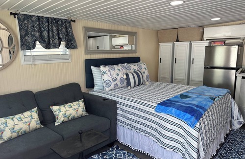 Englewood Cabaña | Island-Life-Steps to Stunning Beach! Pool!