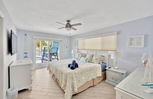 Indian Rocks Beach Casa | Island Paradise 3 Bed Waterfront/Heated Pool