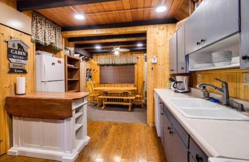 Island Park Casa | Island Park Cabin Getaway Less Than 24 Mi to Yellowstone!