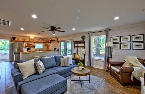 Gun Barrel City Casa | Island Park Cottage- 2 bedroom home on the Lake